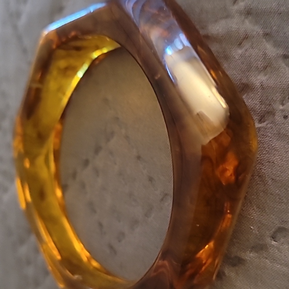 Bracelets - Picture 3 of 6